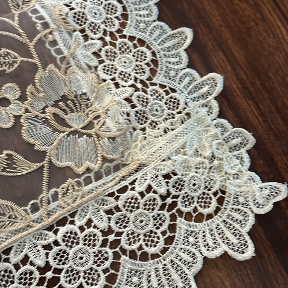 51" x 70"Vintage Lace Tablecloth Embroidered cover for Wedding Banquet Holiday - Picture 6 of 9